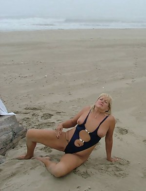 Free MILF Beach Porn Pictures